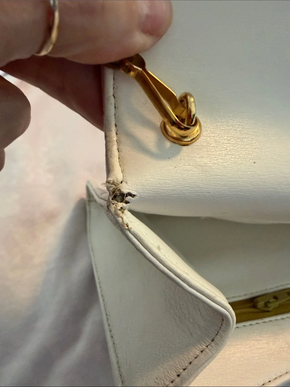 Vintage Koret White Leather Crossbody Bag with Gold Turn-Lock